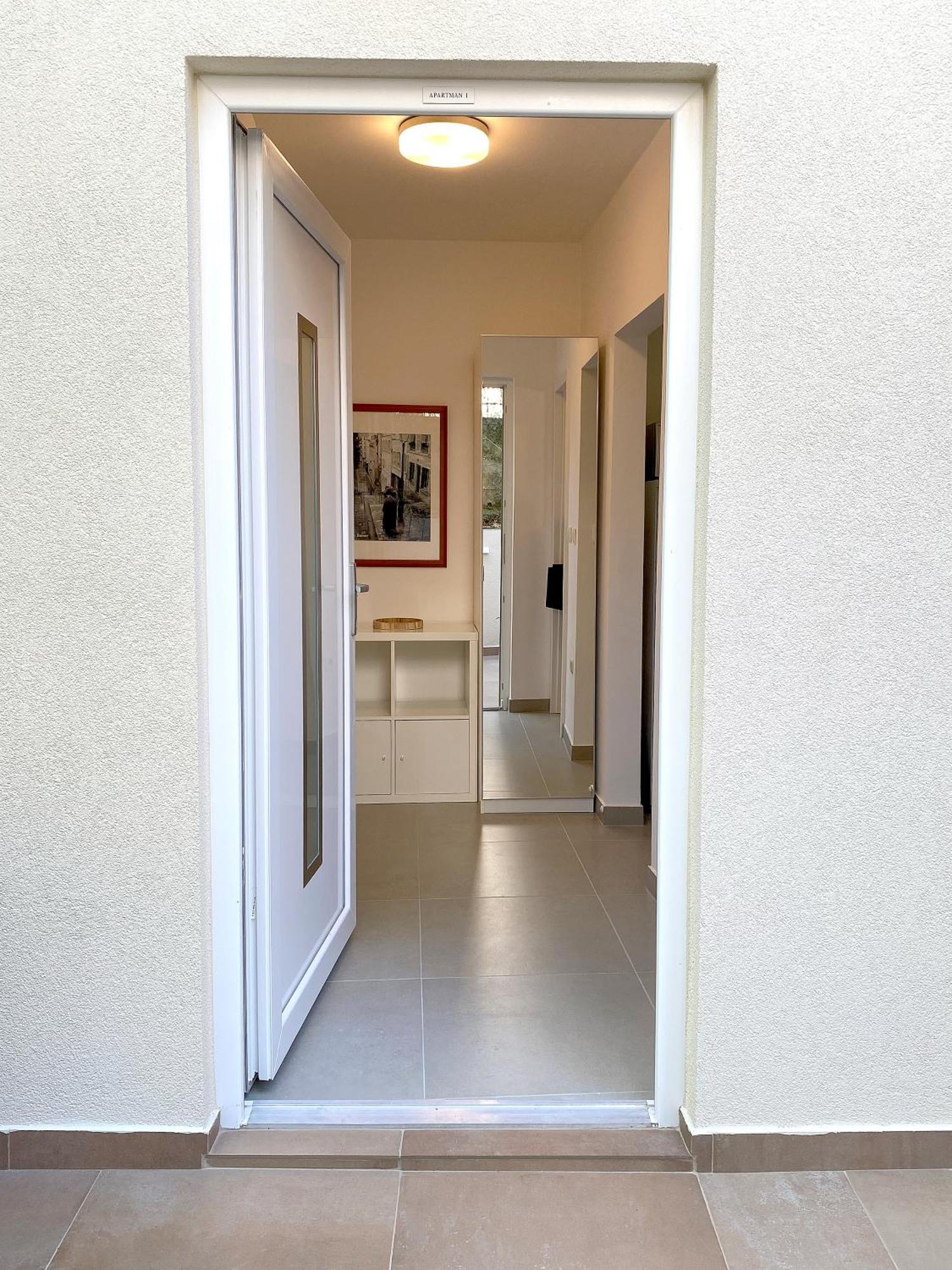 Apartments Tena With Private Parking Пула Экстерьер фото