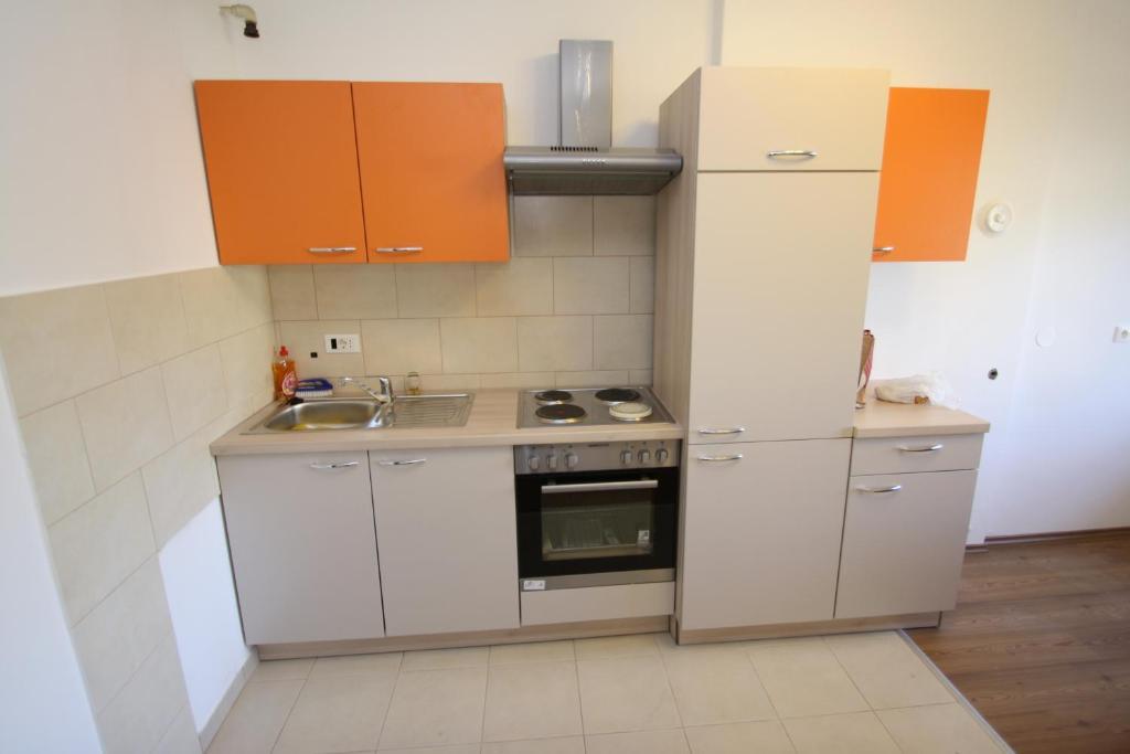 Apartments Tena With Private Parking Пула Номер фото