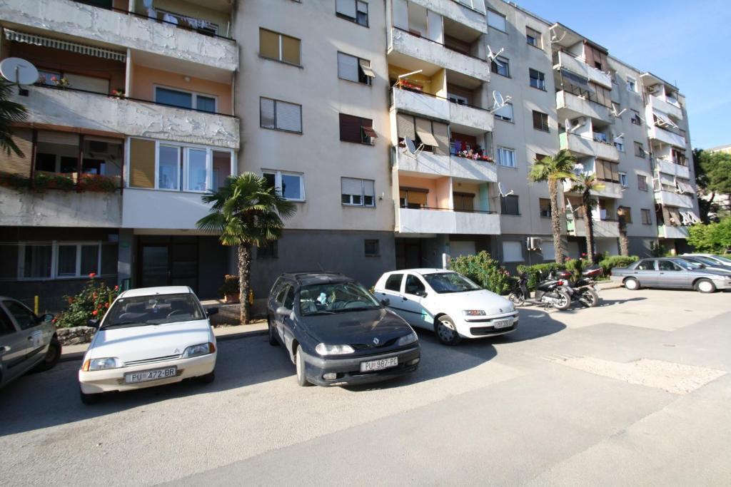 Apartments Tena With Private Parking Пула Номер фото