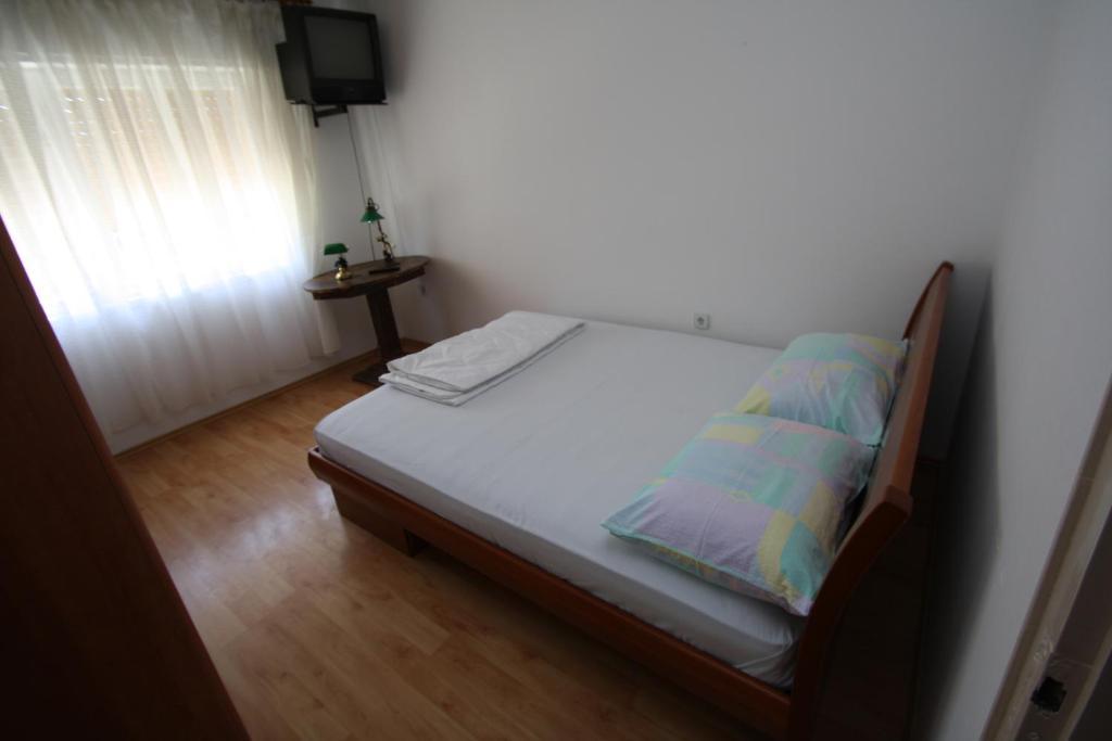 Apartments Tena With Private Parking Пула Номер фото